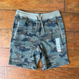 Wonder Nation Kids Camo Shorts size XL 14/16
New with tags